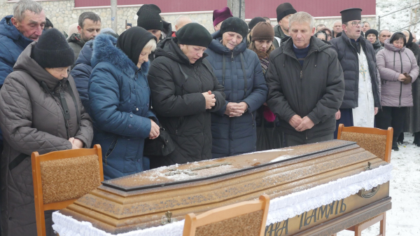 
На Збаражчині поховали захисника, який загинув на Харківщині понад два роки тому (фото)