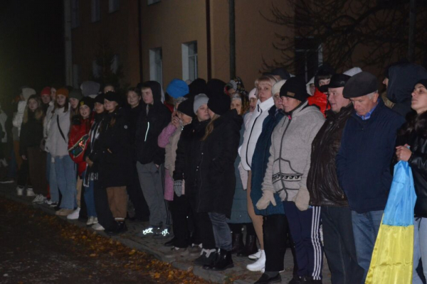 Військового Сергія Бойчука після 2 років у полоні зустрічали всією громадою (фоторепортаж)