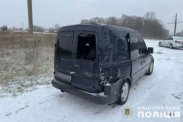 
Вантажівка врізалась у легкове авто на об’їзній Тернополя