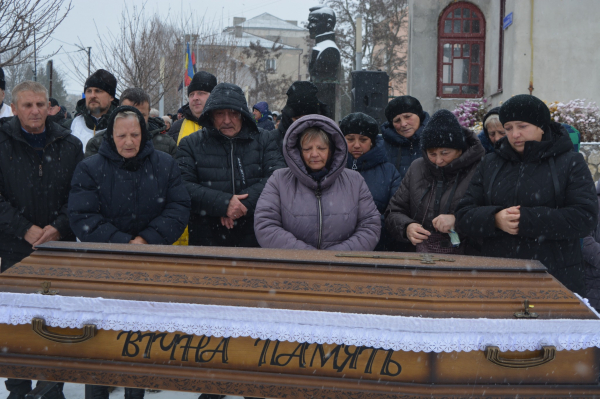 
На Збаражчині поховали захисника, який загинув на Харківщині понад два роки тому (фото)