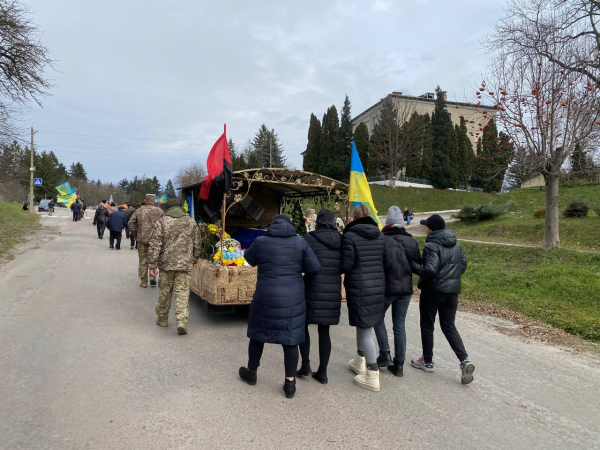 
У Козові попрощались з 36-річним захисником, який загинув на Курщині (фото)