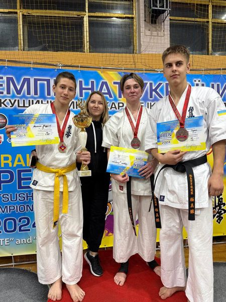 
Троє спортсменів з Тернополя завоювали призові місця на Чемпіонаті України з кіокушинкайкан карате (фото)