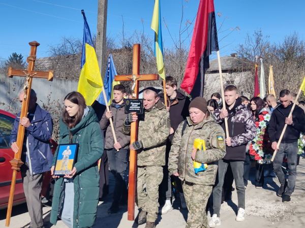 
У Заліщиках провели в останню дорогу захисника Назара Грозовського (фото)