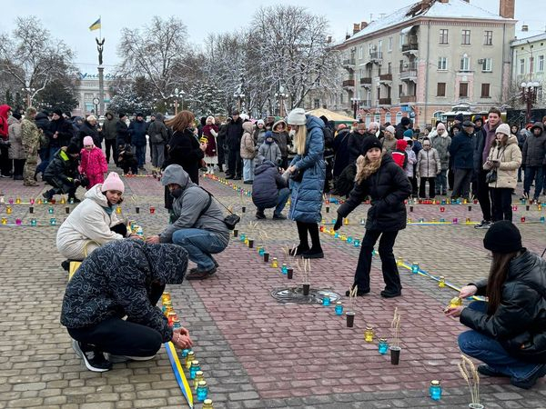 
У Тернополі запалили свічки в пам'ять про жертв Голодоморів (фото)