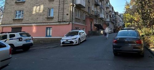 
Посеред ночі обкрадали автомобілі у центрі Тернополя (ВІДЕО, ФОТО)