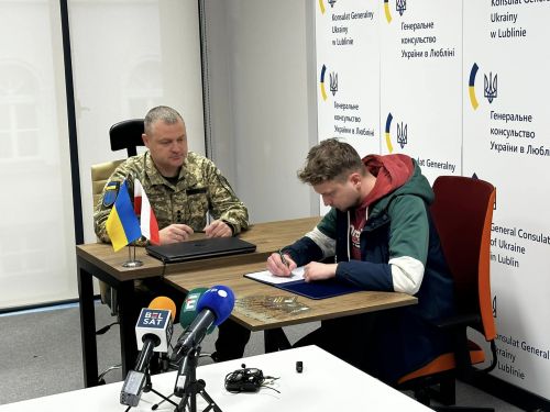 
У Польщі перші добровольці «Українського легіону» підписали контракти із ЗСУ