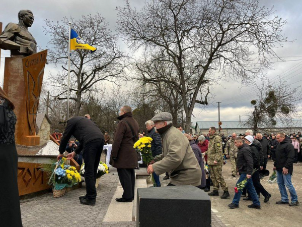 У Кременеці відкрили пам'ятник Герою України полковнику Сергію Лі