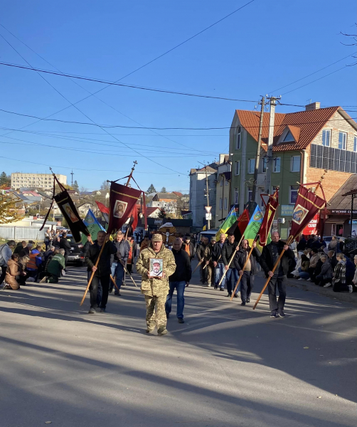 
На щиті повернувся додому військовий з Козівської громади Михайло Сапужак