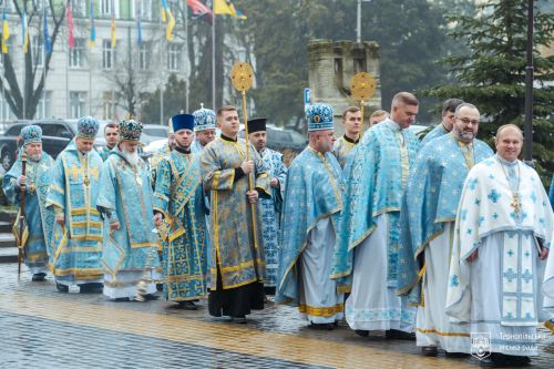 
День святої Анни: головний храм Тернополя збирає вірян на празник