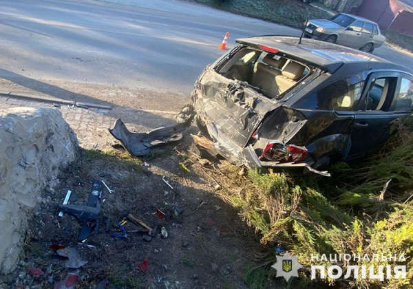 
У Кременці водій позашляховика збив двох дітей, які перебували на тротуарі (фото)