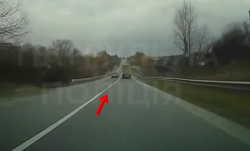 
Оштрафували водія Porsche, який зухвало знехтував правилами дорожнього руху на Тернопільщині (ВІДЕО)