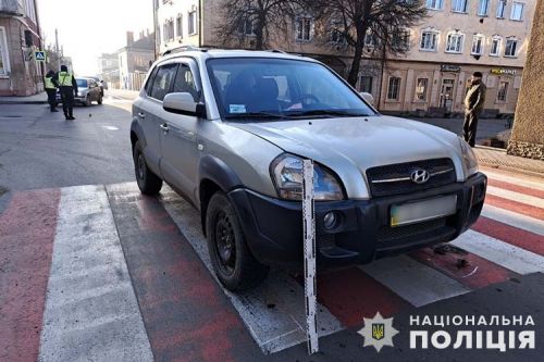 
Під колеса авто потрапив 12-річний хлопець у Заліщиках