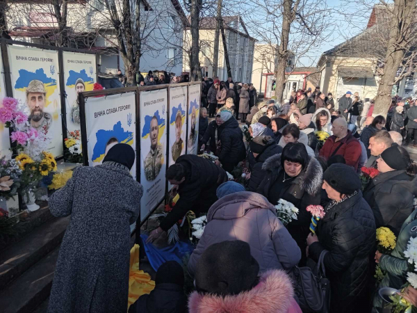 
Памʼятні знаки загиблим воїнам встановили у Вишнівці (ФОТО)