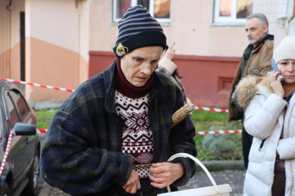 Вибігали в чому було. Тернополяни намагаються забрати із квартир вцілілі речі (РЕПОРТАЖ)