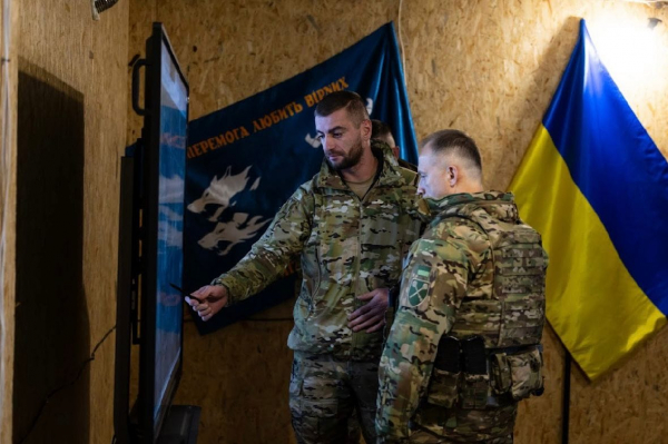 
Сирський особисто зустрівся з командирами підрозділів, які тримають фронт на Донеччині