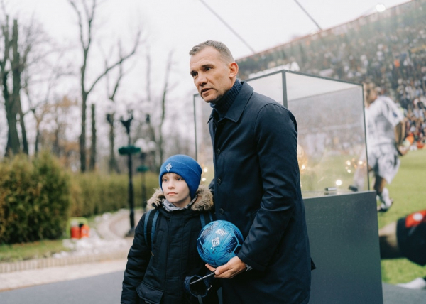 
Легендарний "Золотий м'яч" Андрія Шевченка привезуть у Тернопіль