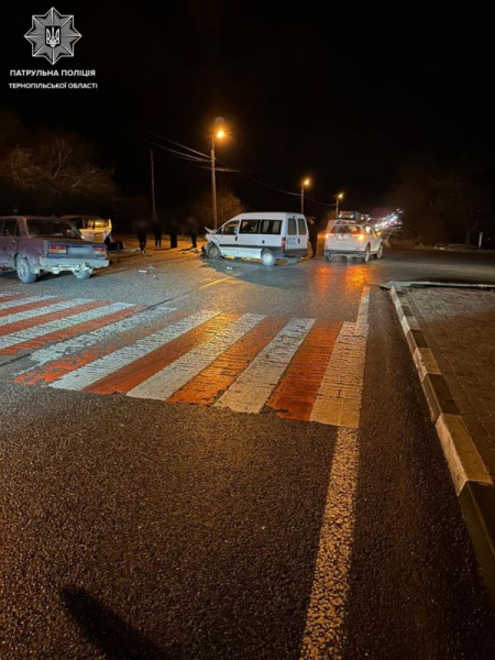 Зіштовхнулися 5 авто: знову жахлива аварія біля Кам’янки на Тернопільщині. Відео