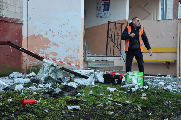 Вибігали в чому було. Тернополяни намагаються забрати із квартир вцілілі речі (РЕПОРТАЖ)