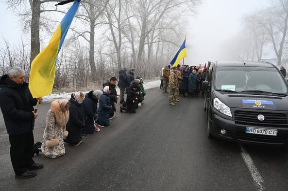 
В Лановецькій громаді поховали воїна Віктора Шевчука (фото)