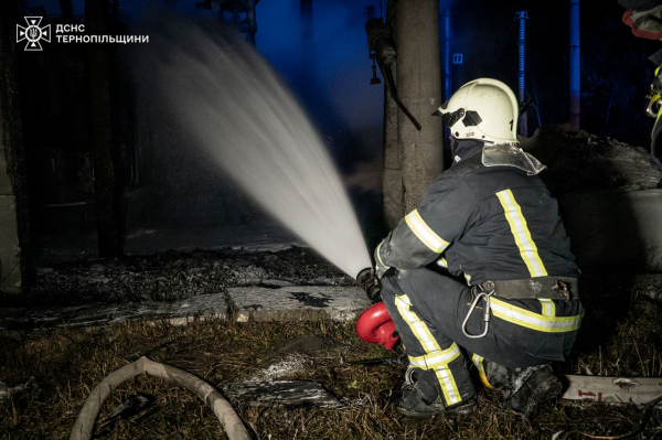 
З'явилися фотографії з місця удару БпЛА по тернопільському енергооб'єкту 