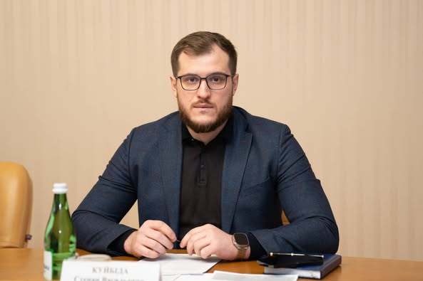 
В'ячеслав Негода обговорив із представниками територіальних громад Тернопільщини проблему довгобудів