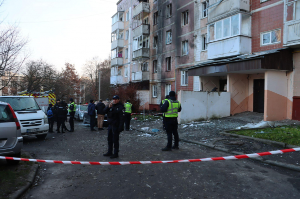 Вибігали в чому було. Тернополяни намагаються забрати із квартир вцілілі речі (РЕПОРТАЖ)