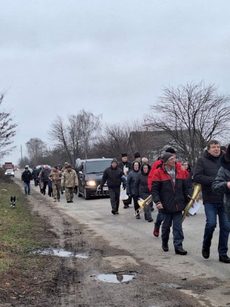 У Борсуківській громаді попрощалися з Героєм, що помер під час лікування