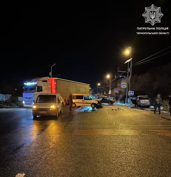 
Рух перекрили в обидві смуги: у Кам'янках сталася жахлива аварія (фото)