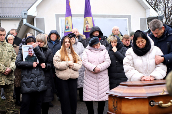 
У Заліщиках поховали молодого захисника Саєнка Давида (фото)