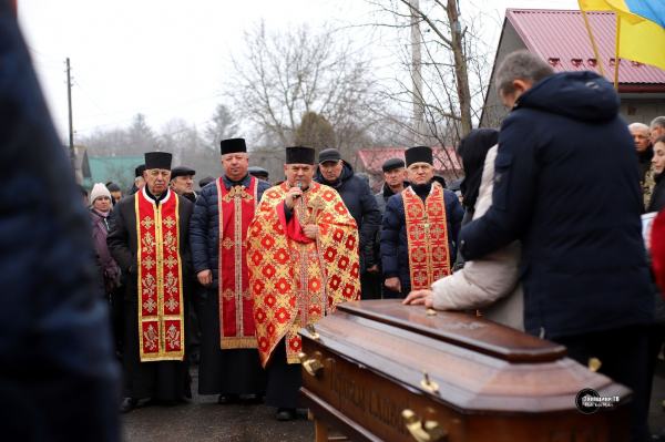 
У Заліщиках поховали молодого захисника Саєнка Давида (фото)