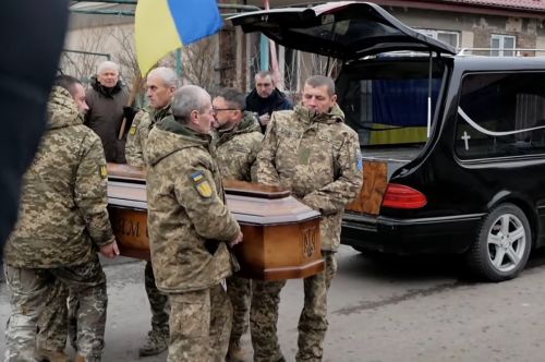 
На щиті повернувся в Заліщики молодий військовий Саєнко Давид