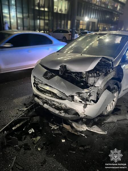 У Тернополі сильно п’яний водій врізався в легковик