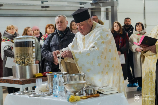 
На насосних станціях Тернополя освятили воду (відео)