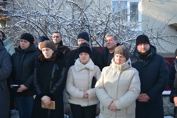 
На Збаражчині вшанували воїна, якого забрала в небесне військо тяжка хвороба