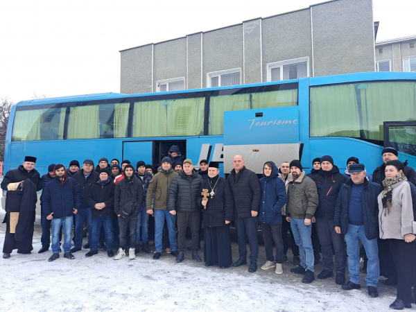 
Для будівництва фортифікаційних споруд відправили жителів Чортківського району (ФОТО)