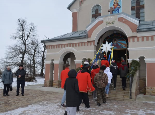 
Ходили з вертепом та зібрали 140 тис грн для ЗСУ дві громади Тернопільщини (фото)