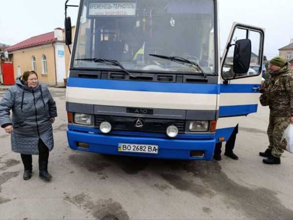 У маршрутці “Кременець-Тернопіль” водій послав військового, бо не хотів безплатно везти. Відео