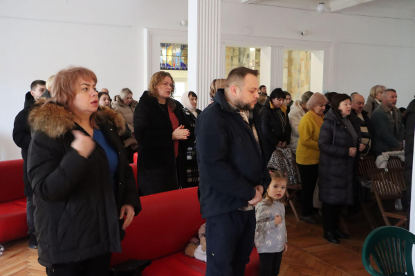 Був чудовим батьком, чоловіком та сином: у Тернополі вшанували Героя Тараса Петришина