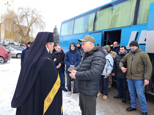 
Для будівництва фортифікаційних споруд відправили жителів Чортківського району (ФОТО)