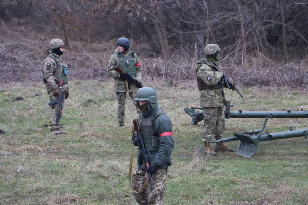 Як робот-пес і курсанти військового коледжу відтворили сучасний бій