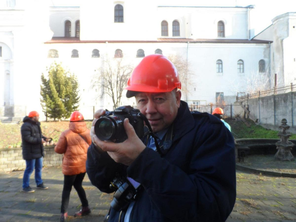 Вмів відчувати слово та бачити красу через об’єктив. Пам’яті журналіста Олега Снітовського