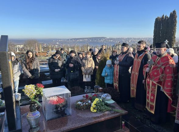 Вшанували пам’ять Героя-кіборга з Тернопільщини Івана Вітишина