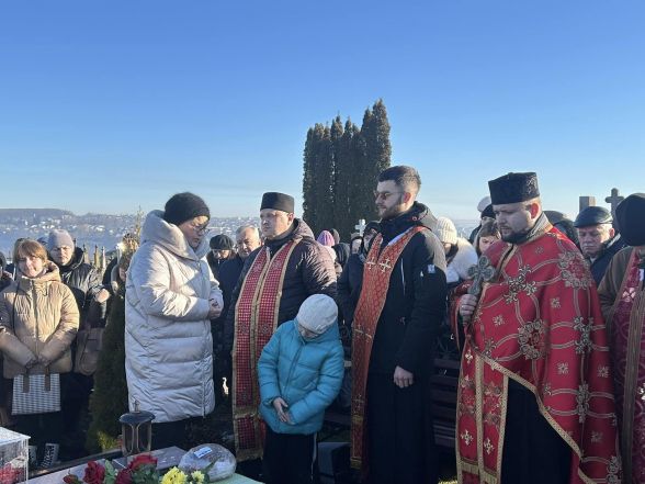 Вшанували пам’ять Героя-кіборга з Тернопільщини Івана Вітишина