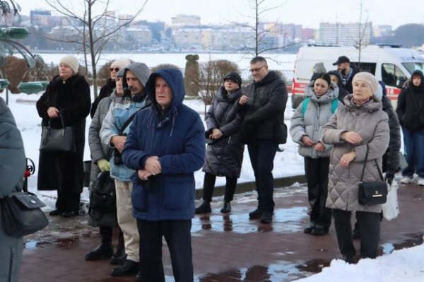 Освячували воду та водили Маланку: у парку Шевченка провели молебінь