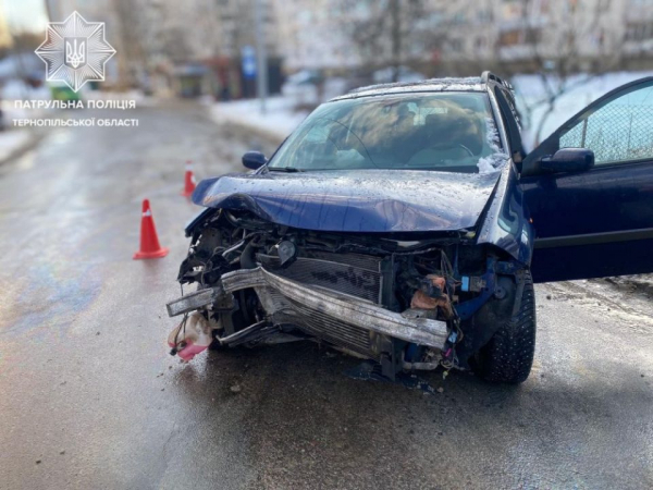 У Тернополі п’янючий 24-річний водій влетів в електроопору