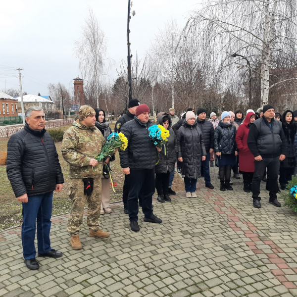 
Військові 105-тої бригади з Тернопільщини долучилися до відзначення Дня Соборності України (ФОТО)