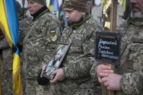 
«Навіки в строю»: Тернопіль попрощався із захисником Романом Медецьким (фото)