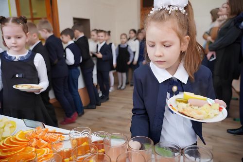 
Безкоштовне харчування у школах Шумщини: хто з дітей може скористатися