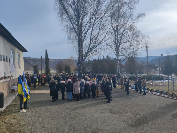 На Чортківщині  відкрили меморіальну дошку Захиснику Олександру Профатилу