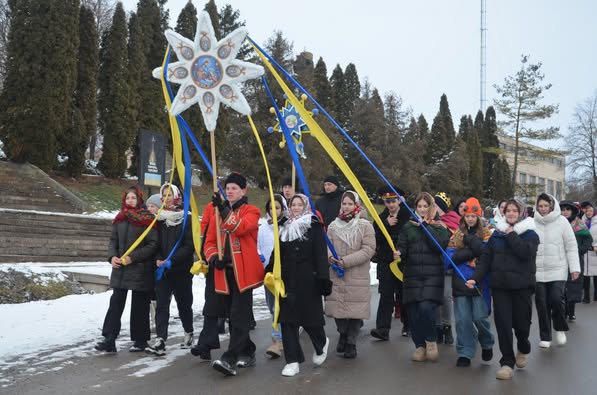 
Ходили з вертепом та зібрали 140 тис грн для ЗСУ дві громади Тернопільщини (фото)